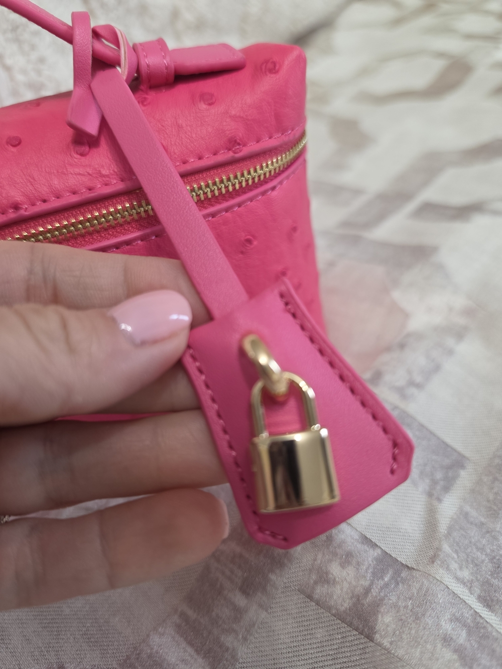 SHEIN Hot Pink Ostrich-Texture Mini Top Handle Bag with Gold Hardware - Picture 2 of 9